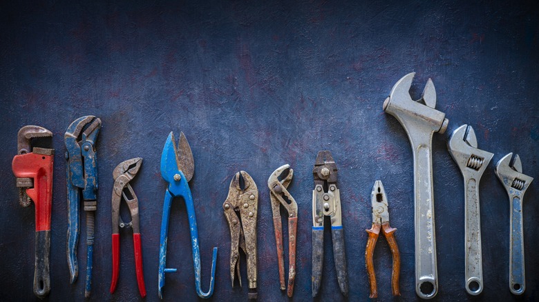 Rusty and clean tools