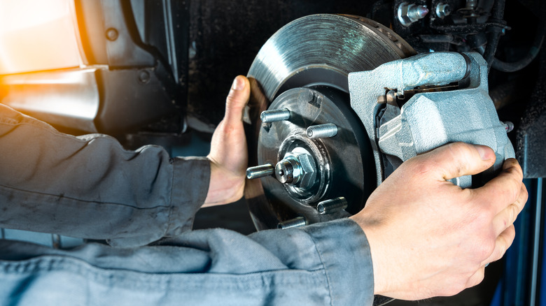 Car brake disk installation