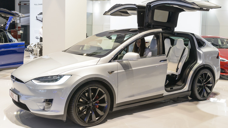 Tesla Model X P90D