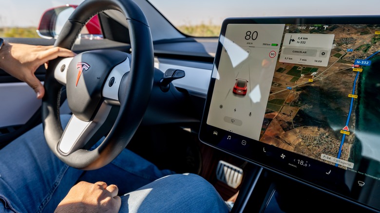Tesla driving using in-built navigation