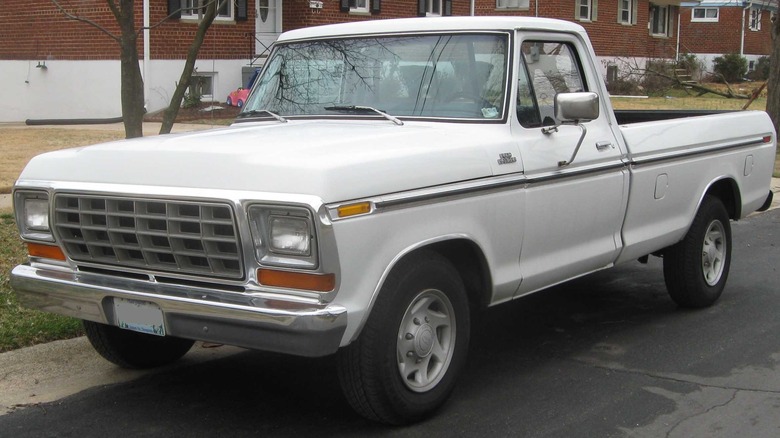 Dentside Ford F series truck