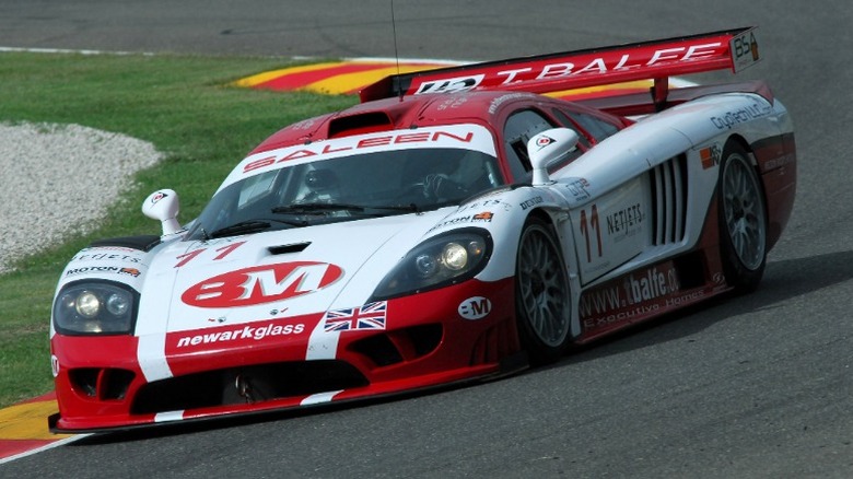 Saleen S7R on the track