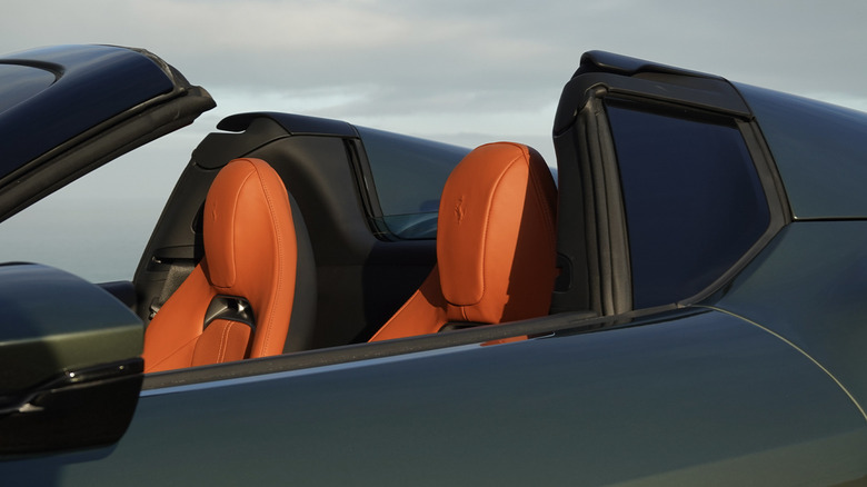 2025 Ferrari 12Cilindri Spider front seats and humps