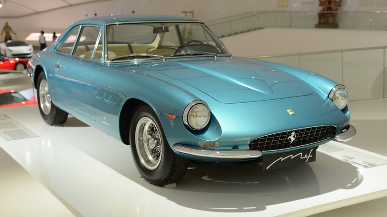 Ferrari 500 Superfast in blue