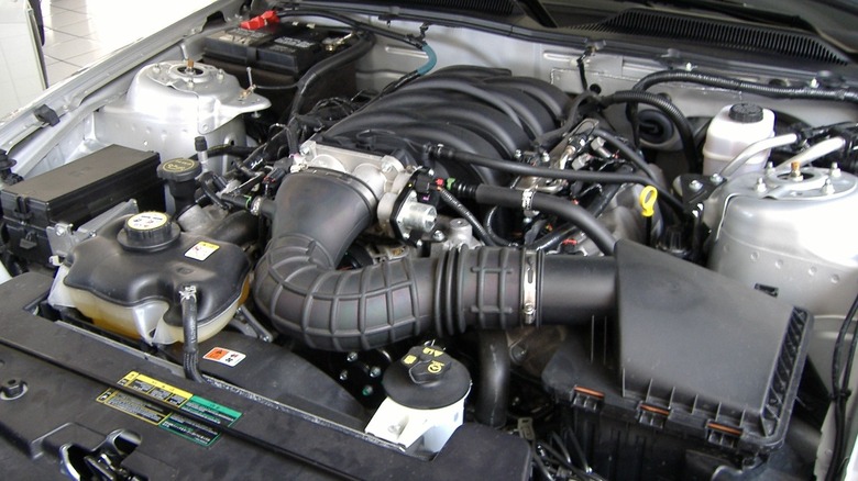 Ford 3V 4.6L engine bay