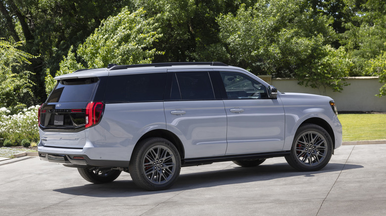 2025 Ford Expedition parked in a driveway