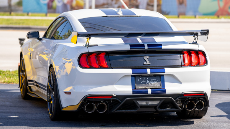 ford mustang gt rear end