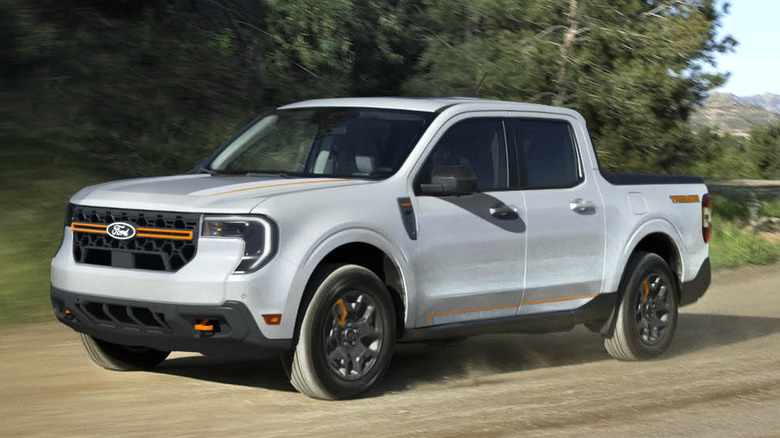 Ford Maverick Tremor driving on a dirt road