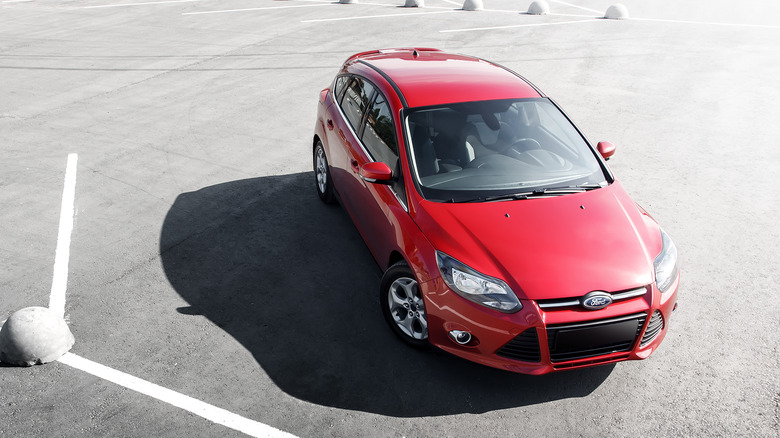 2014 Ford Focus in red