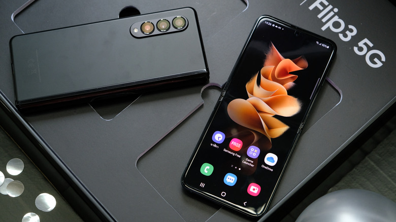 Galaxy Z Fold 3 phones