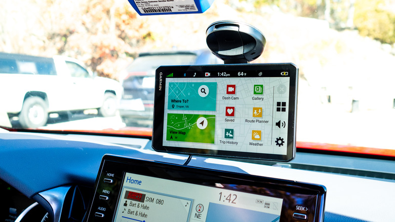 Garmin DriveCam 76 mounted on windshield