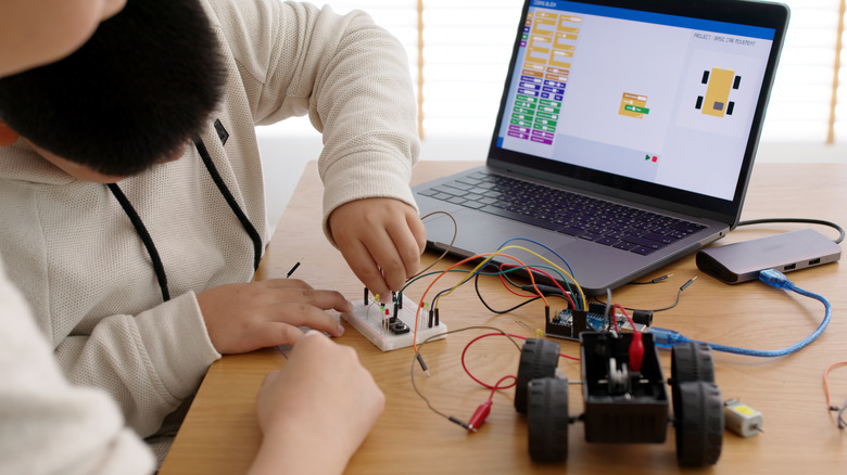 building an Arduino mobile robot