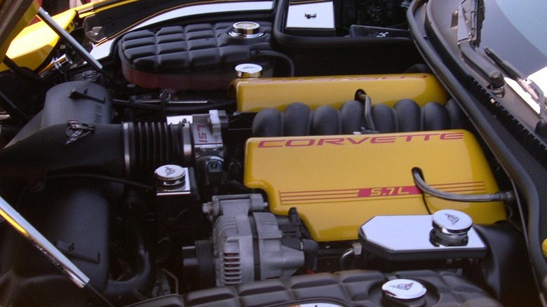 GM 5.7L LS1 engine in Chevrolet Corvette