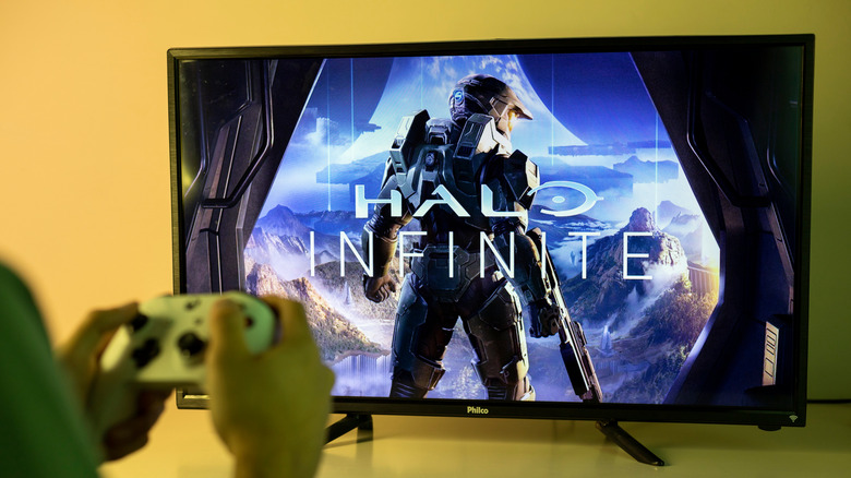 Playing Halo Infinite on an Xbox