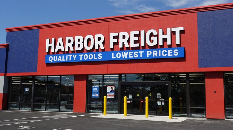 front of harbor freight store