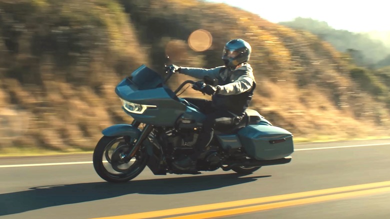 Road Glide on the road