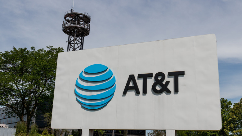 AT&T sign with cell tower