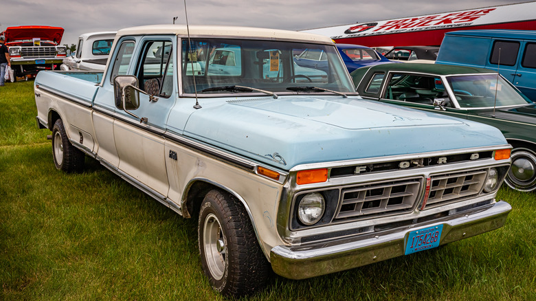 1975 blue Ford F-150