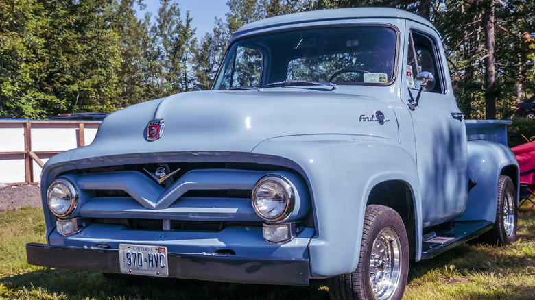 1955 blue Ford F-100