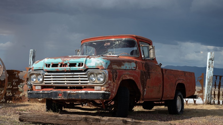 Rusty 1959 Ford F-100