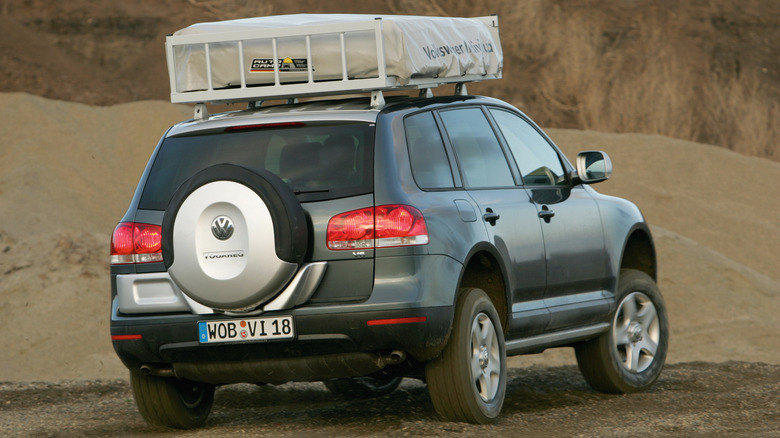 2004 VW Touareg SUV off-roading