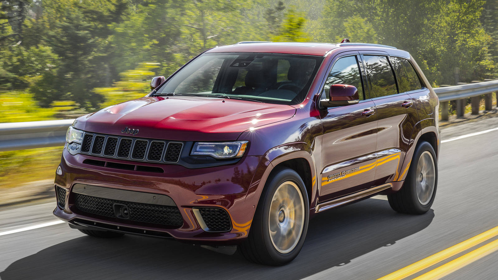 Here's What Makes The Jeep Trackhawk So Powerful Under The Hood