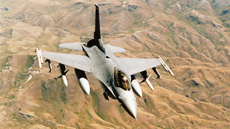 fighter jet military aircraft iraq