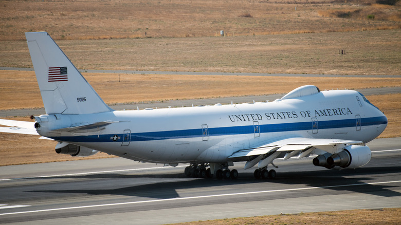 U.S Air Force E-4B take-off