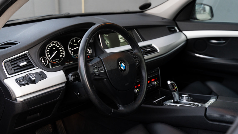 BMW dashboard steering wheel