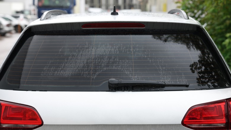 Car rear windshield