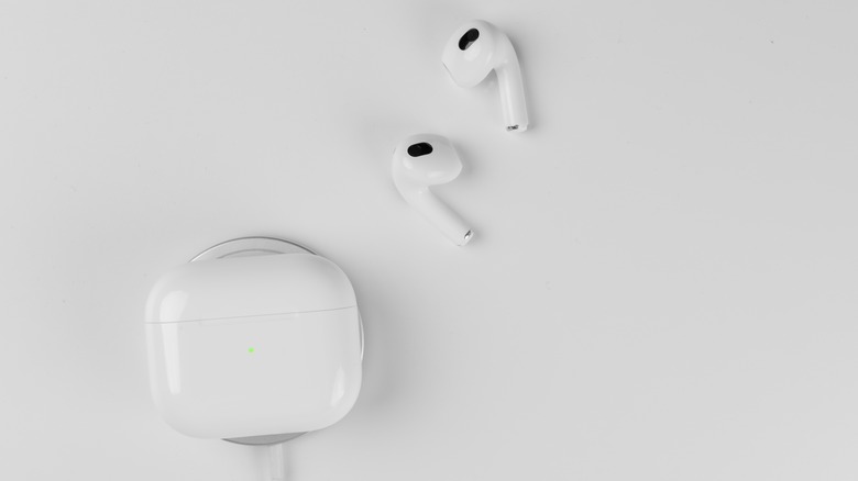 AirPods with wireless charging case