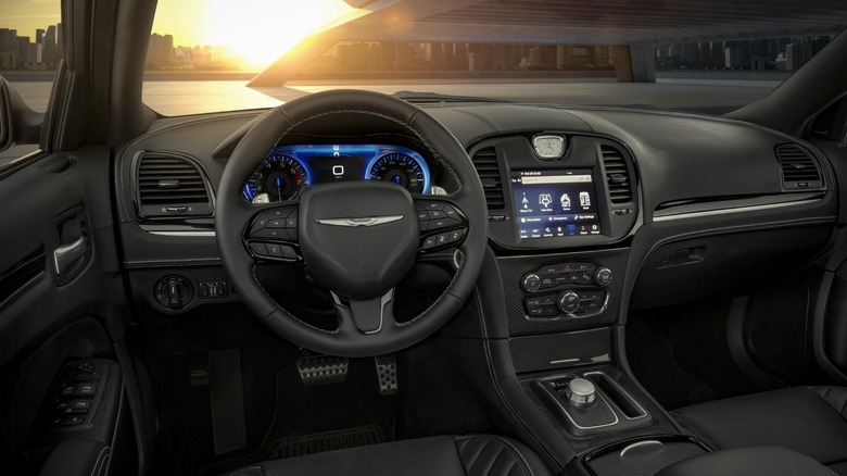 2023 Chrysler 300C interior