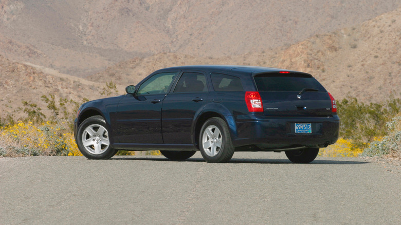 Navy 2006 Dodge Magnum