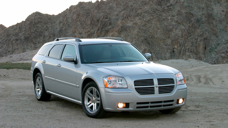 Gray 2006 Dodge Magnum