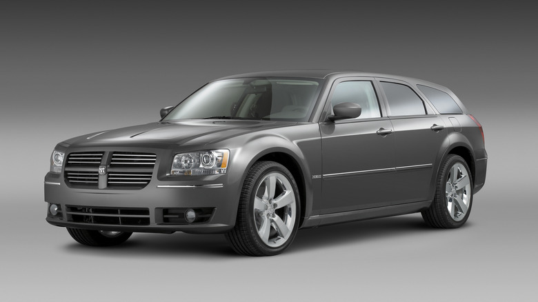 Gray 2008 Dodge Magnum