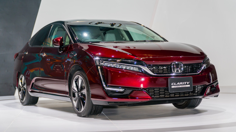 Dark red 2018 Honda Clarity