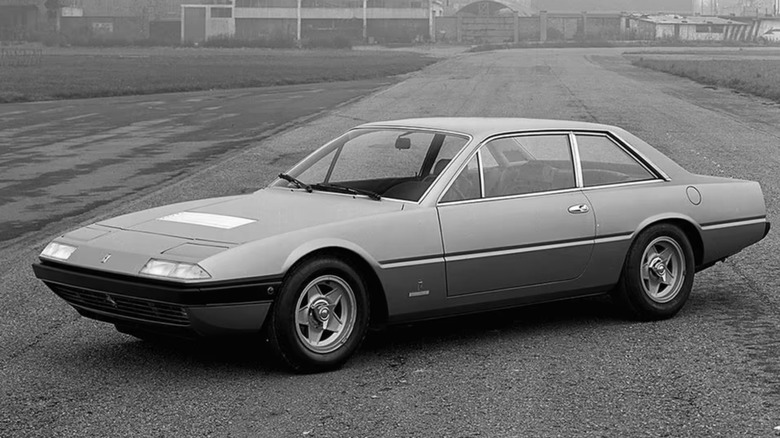 1972 Ferrari 365 GT4 2+2 on track