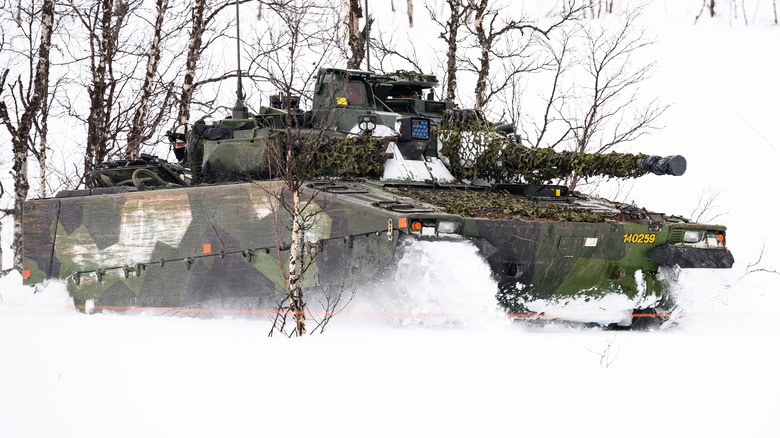 CV-90 operating in the snow