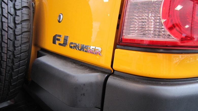 Toyota FJ Cruiser rear emblem