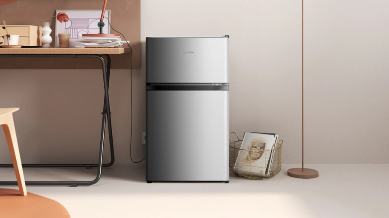 Hisense double compact refrigirator