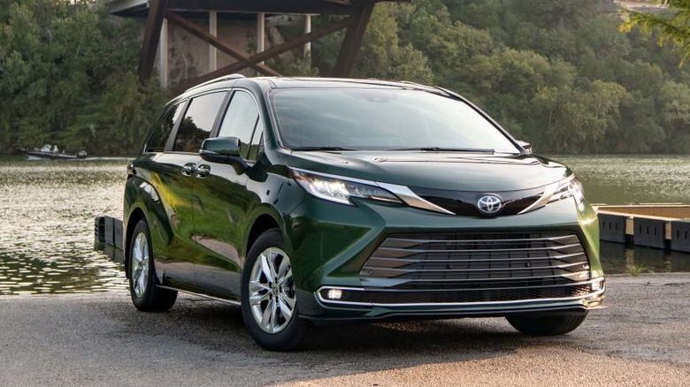 green 2024 Toyota Sienna