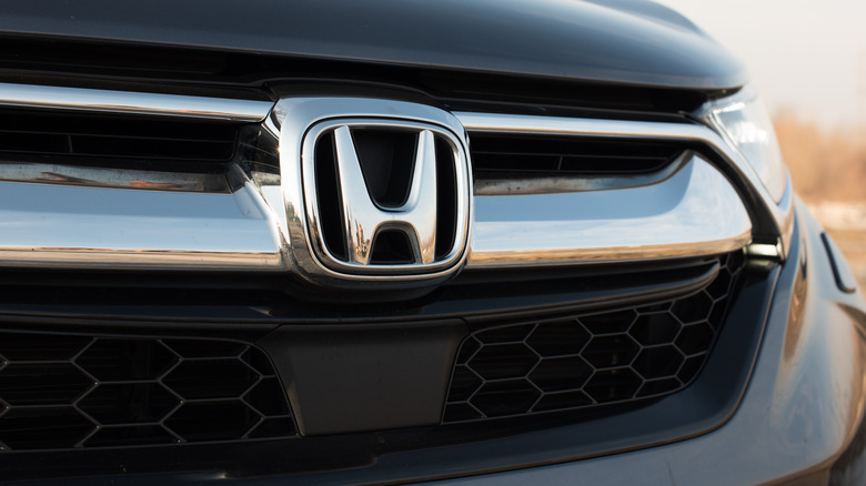 Honda logo on black CR-V
