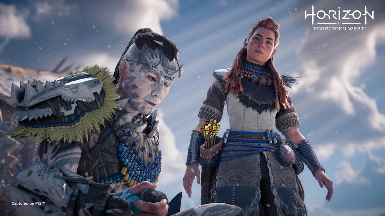 Aloy and one of her companions