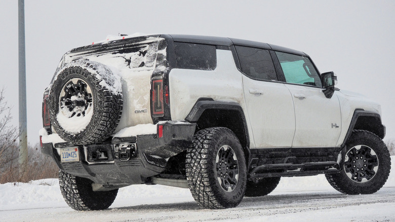 2025 Hummer EV 3X SUV rear 3/4 view