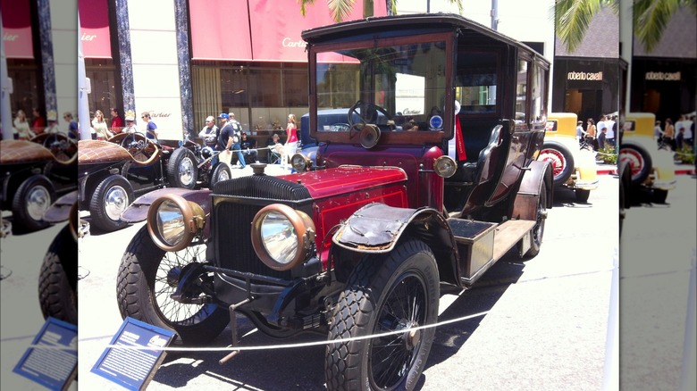 1910 Daimler Limousine powered by a six-cylinder Knight sleeve valve engine on display