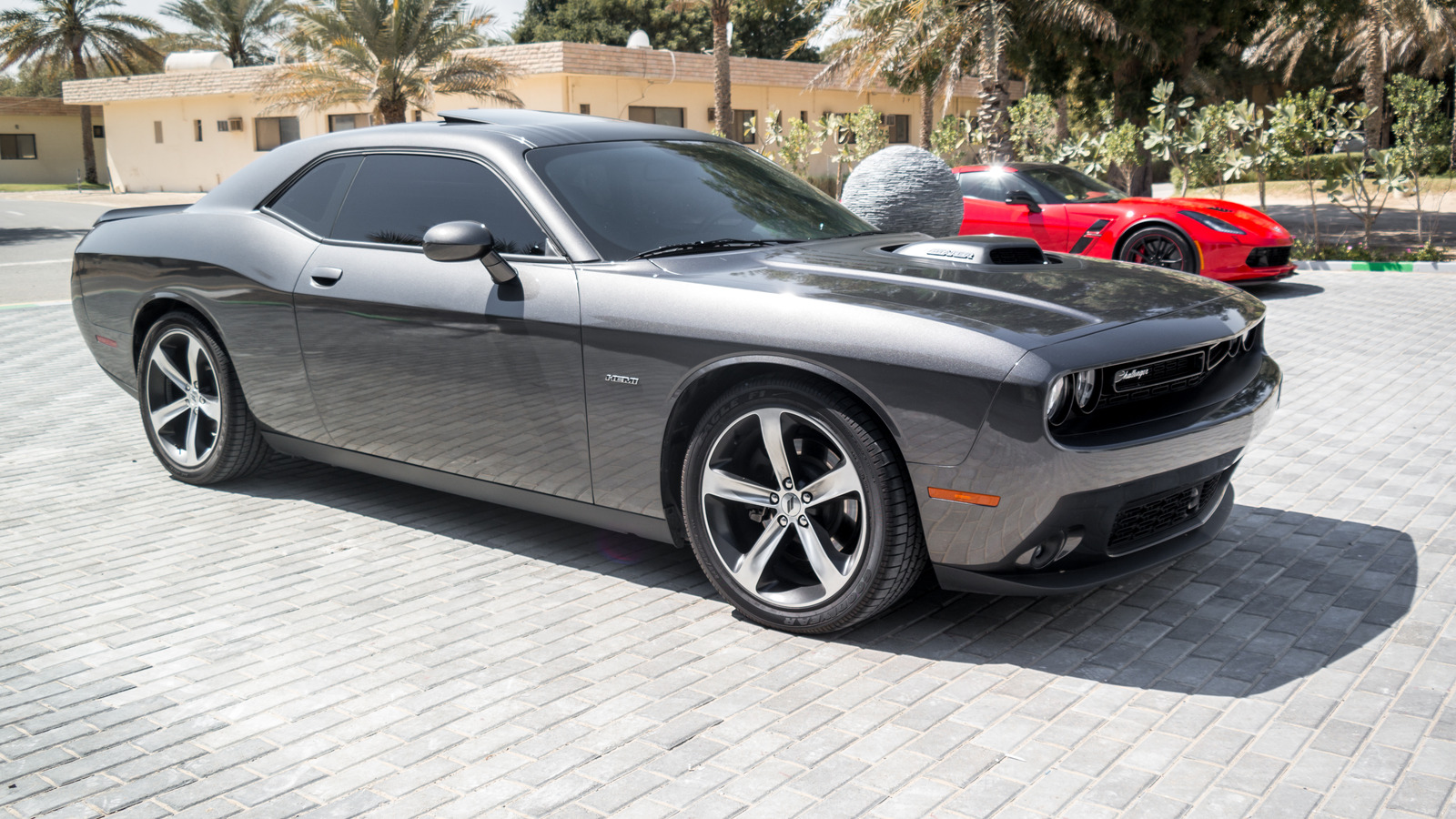 Dodge Challenger 2018 серый