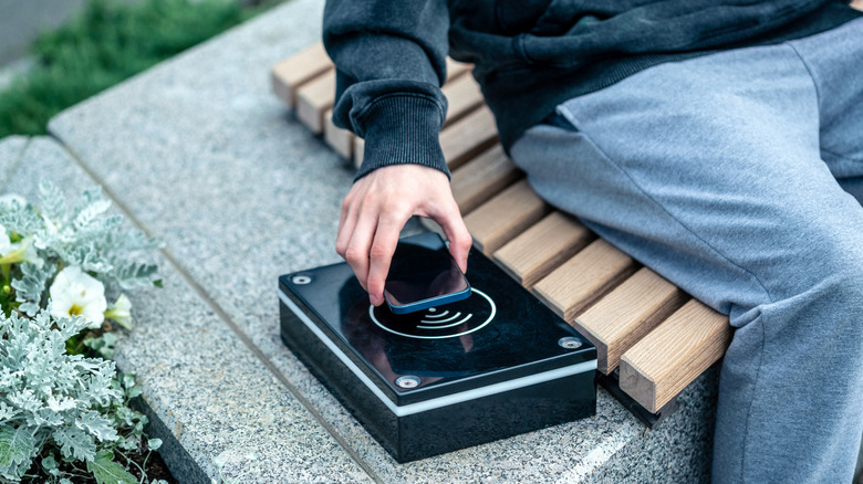large outdoor wireless charger