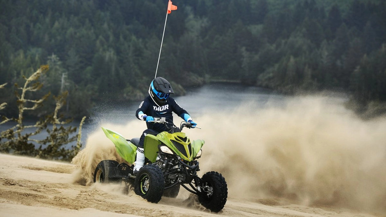 Off-road rider on Yamaha Raptor 700R SE