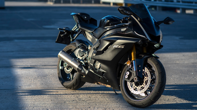 Black Yamaha R6 parked