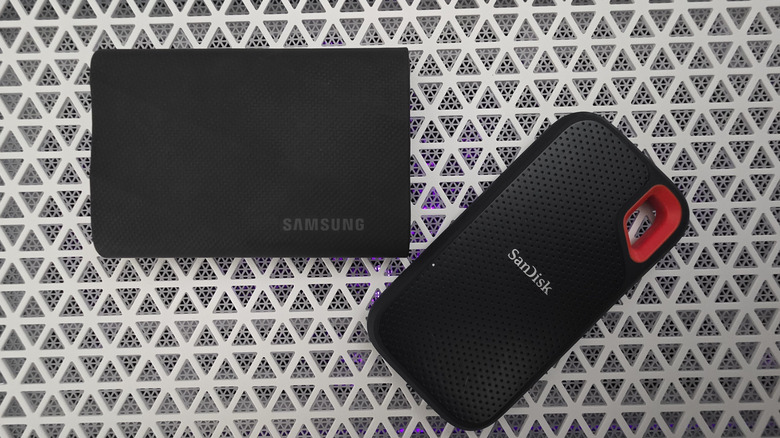 Samsung T9 alongside SanDisk Extreme Pro